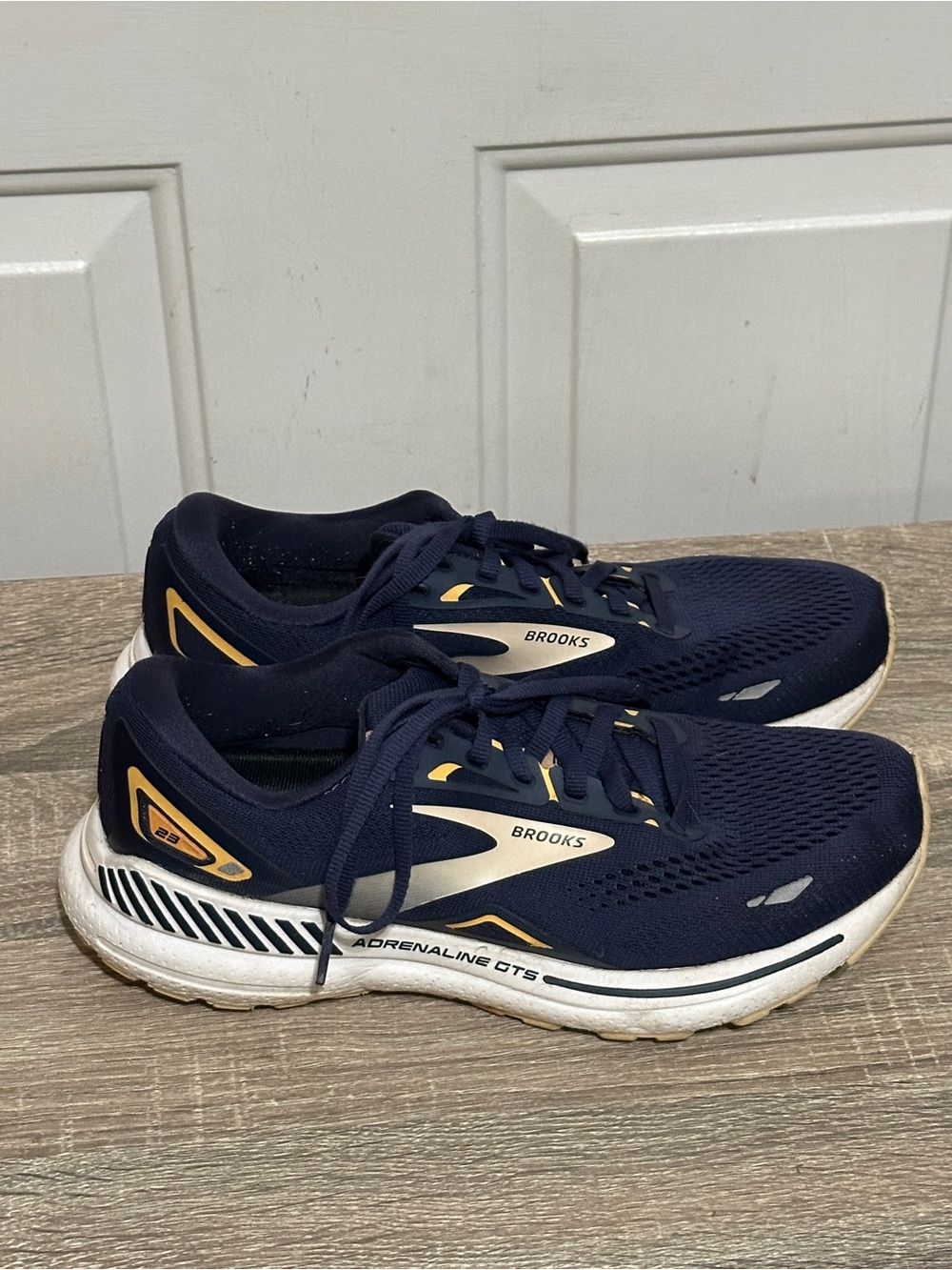 Women’s size 9 Brooks Adrenaline GTS 23 Blue Running Shoes Sneakers 1203811B482